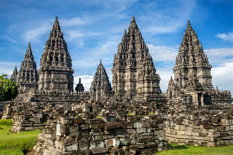 De Prambanan-tempel: Een extravagante ode aan het hindoeïsme en de kosmische orde!